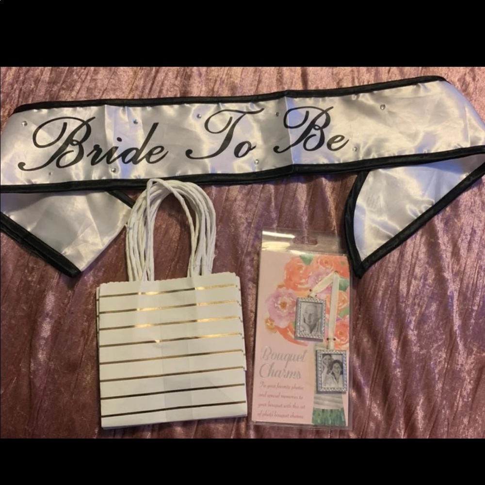 Wedding Items - image 3